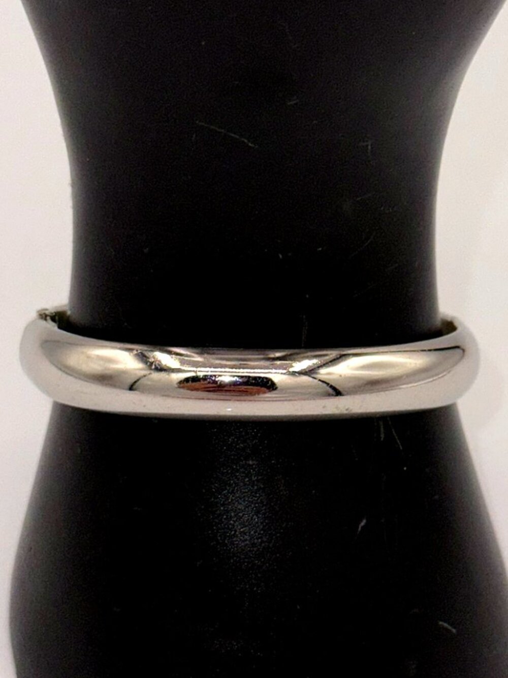 Napier Silver Tone Hinged Bangle Bracelet Vintage Minimalist Bracelet